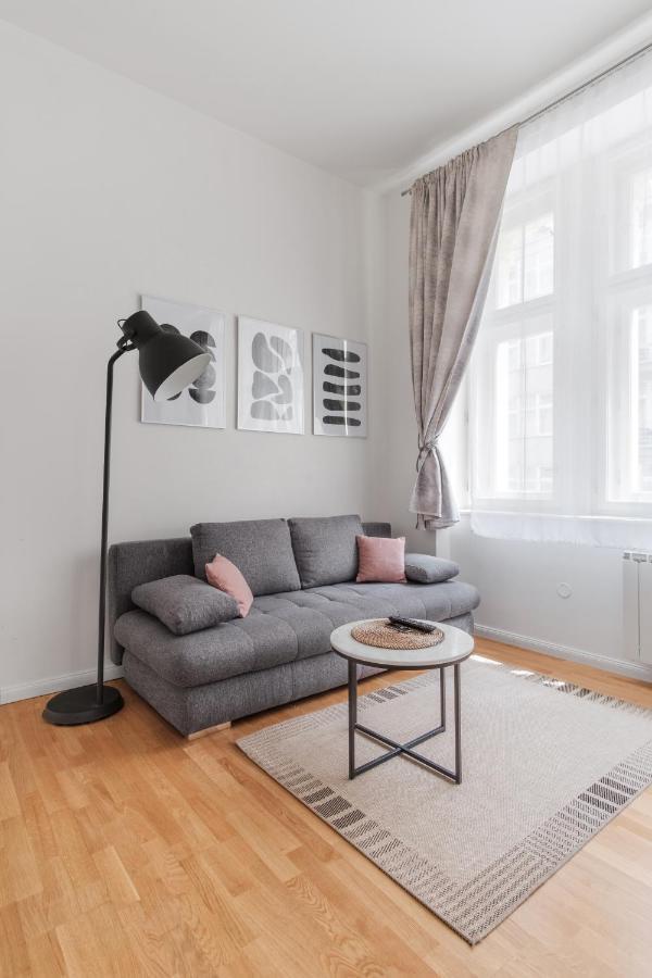Luminous Apartment For 2 Near Wenceslas Square By Prague Days Dış mekan fotoğraf